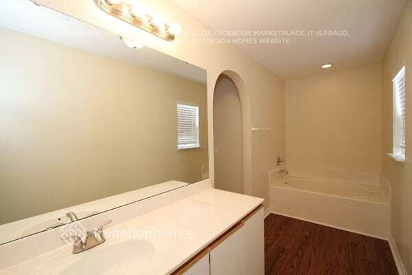 Building Photo - 3223 Scenic Woods Dr