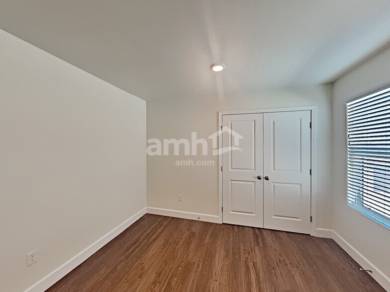 Building Photo - 1475 Garden Swing Ave
