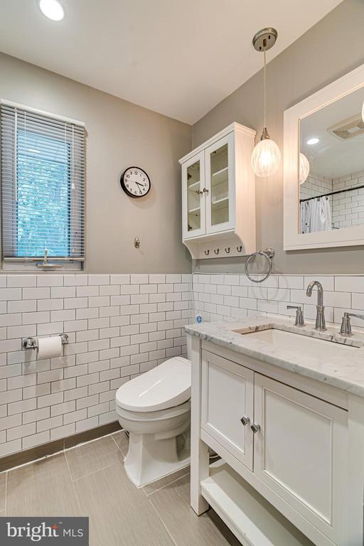 Building Photo - 7606 Jervis St