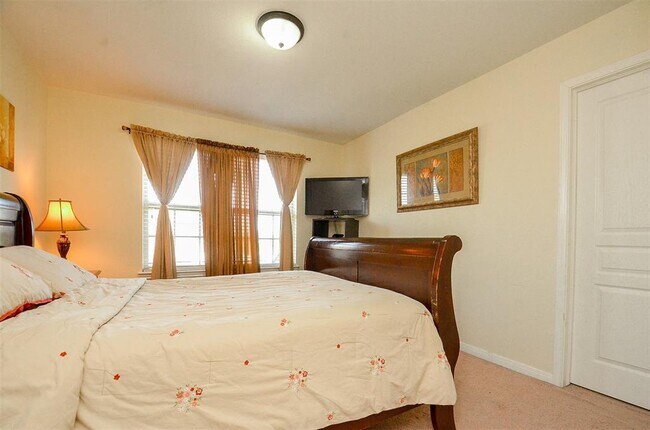 Building Photo - 25935 Foxrun Vista Dr