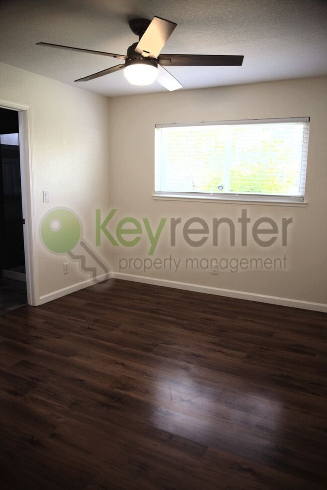 Building Photo - 9024 Alderson Ave