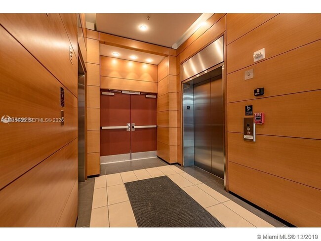 Building Photo - 300 S Biscayne Blvd