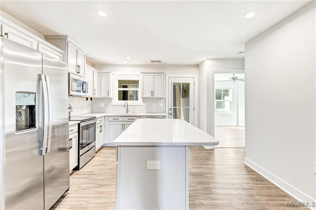 Building Photo - 6573 Carters Walk Ln