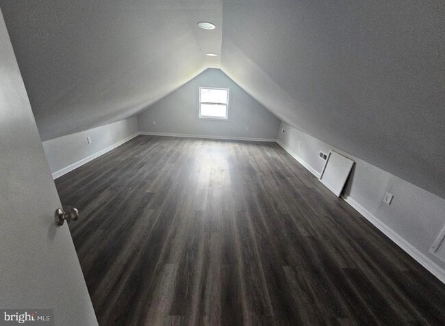 Building Photo - 2811 Lime St