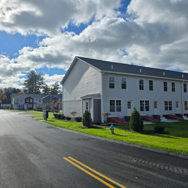 Building Photo - Megway Ct. (2-5)