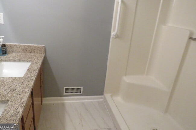 Building Photo - 1105 Hampton Rd