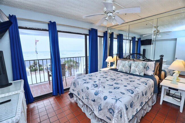 Building Photo - 7310 Seawall Blvd