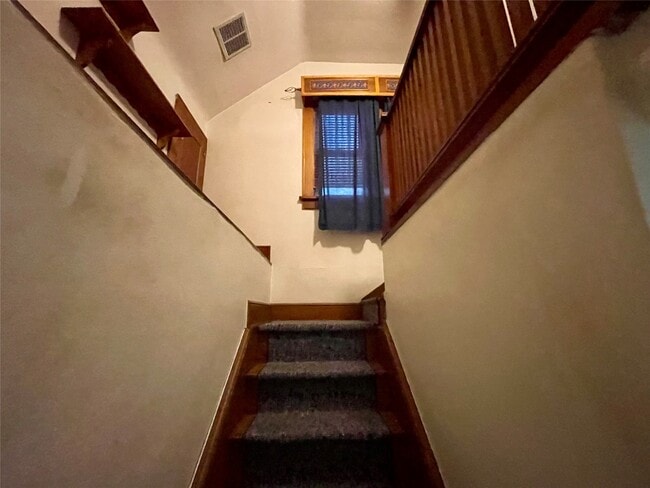 Building Photo - 112 N Roosevelt Ave