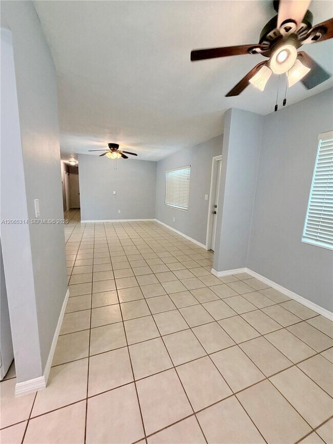 Building Photo - 5101 SW 127th Pl