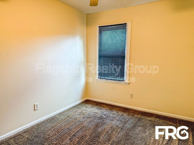 Building Photo - 105 Chesterfield Ct