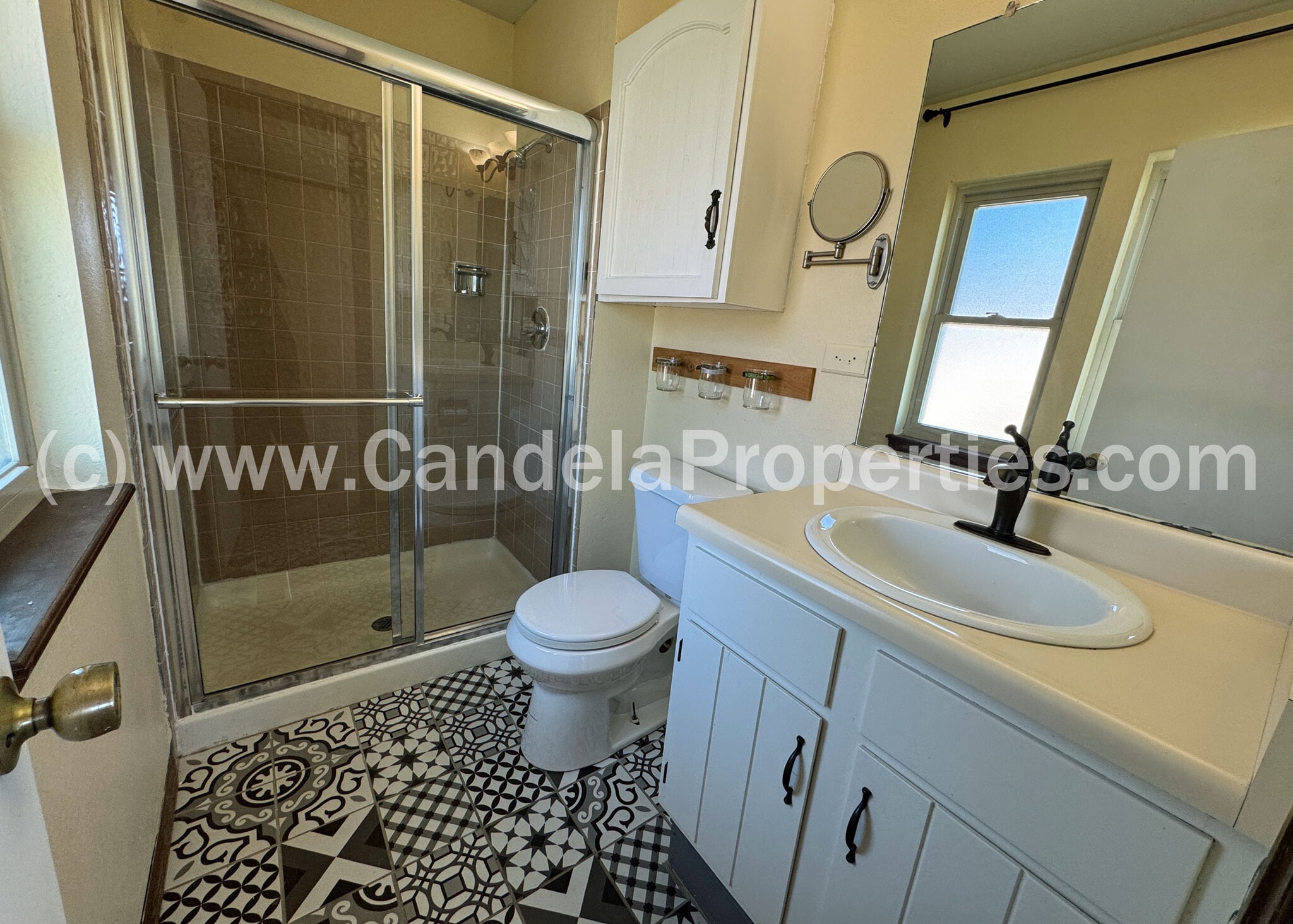 Building Photo - 5615 Country Heights Dr