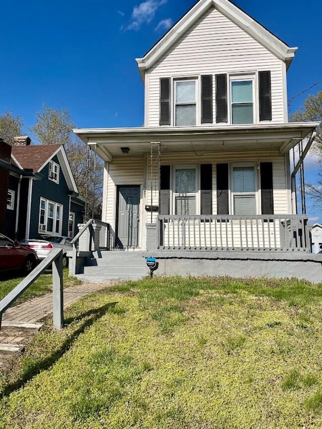 Primary Photo - 120 65th St W