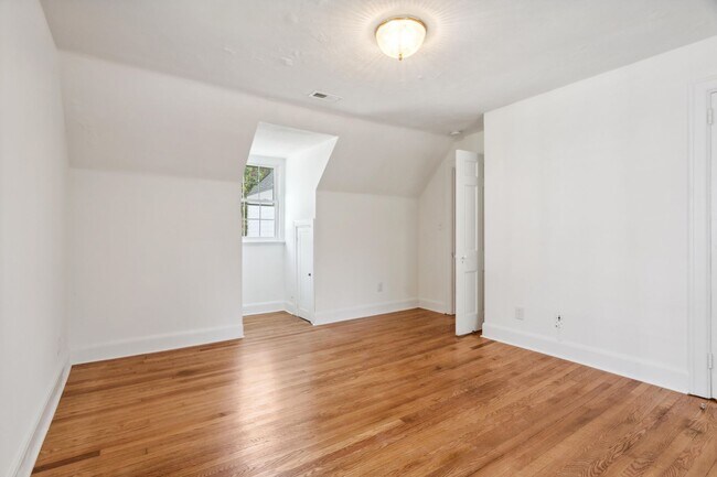Building Photo - 2917 Chesapeake Ave