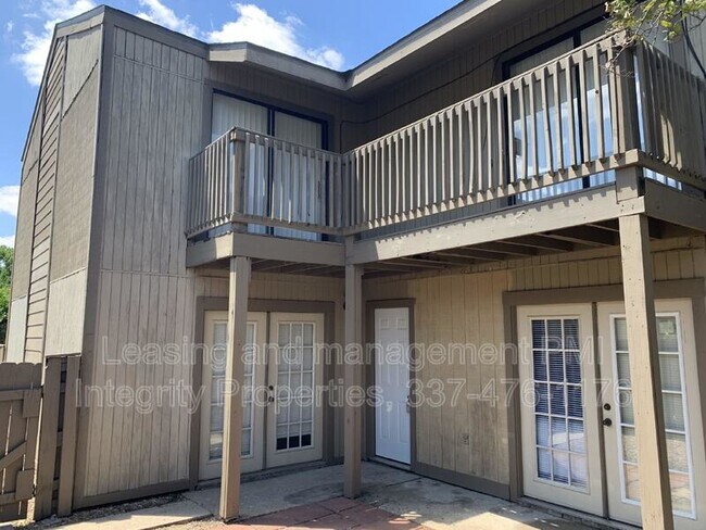 Building Photo - 206 Elks Cove