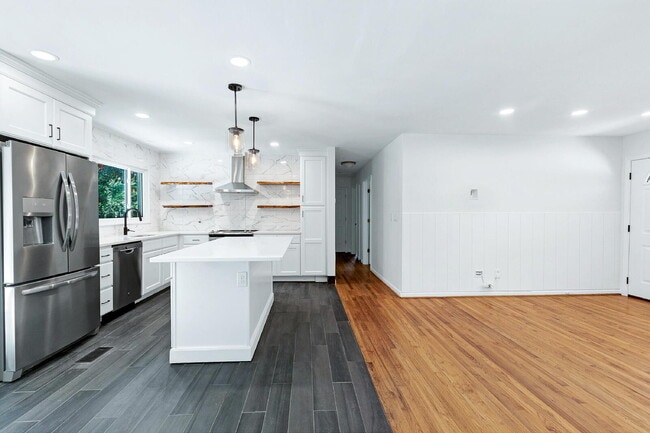 Building Photo - 1512 Beechwood Dr