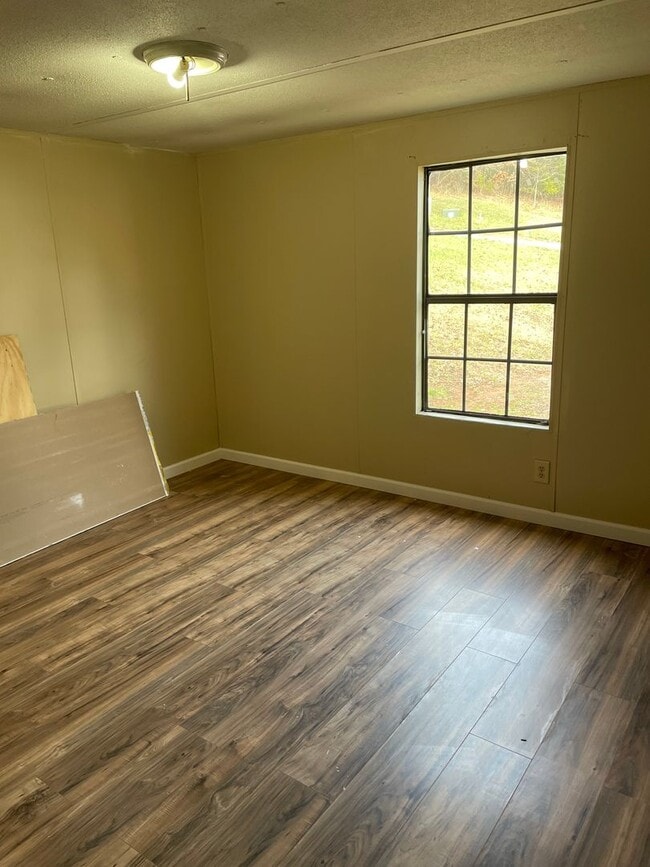 Building Photo - 33 Laurel Mountain MHP Dr