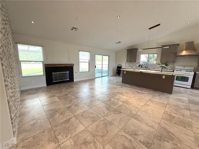 Building Photo - 5908 Red Saturn Dr