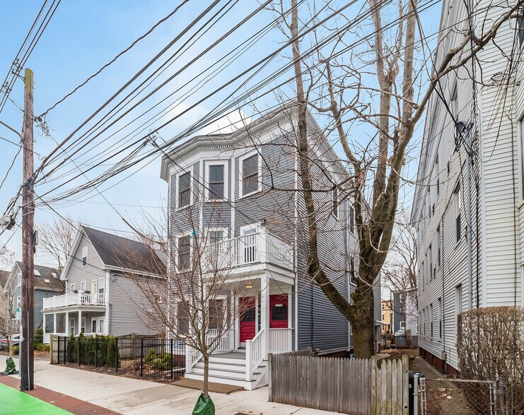 Building Photo - 318 Beacon St