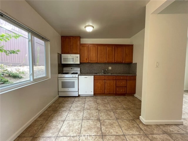 Building Photo - 701 Adlena Dr