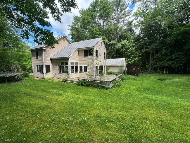 Building Photo - 27 MacDonald Dr
