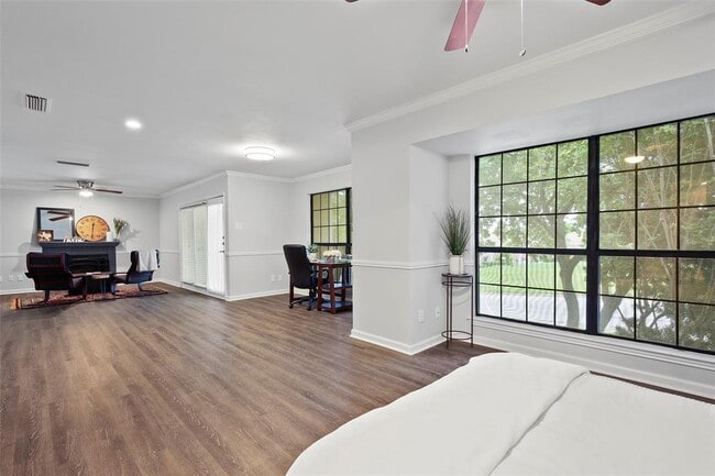 Building Photo - 5718 Marvin Loving Dr