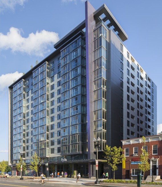 Building Photo - Lyric 440