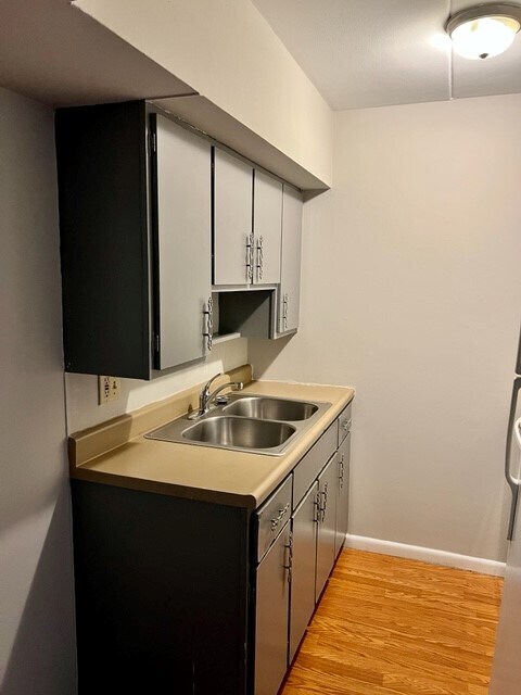 Building Photo - Carybend Apartments