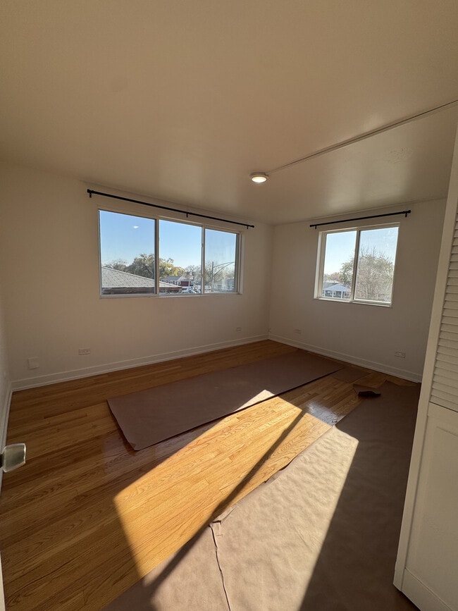 Building Photo - 4656 W 87th St