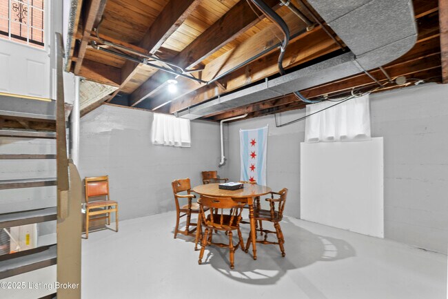 Building Photo - 726 Parkway Dr