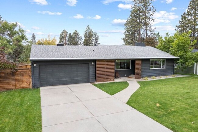 Building Photo - Beautiful Single Family Home!