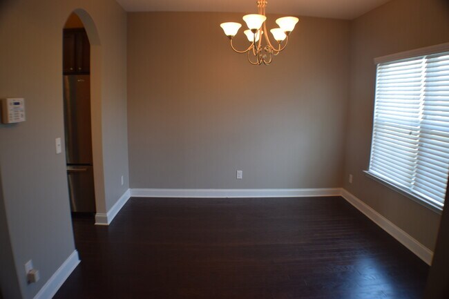 Building Photo - Beautiful home featuring 4 bedrooms, 2.5 bath and a loft.