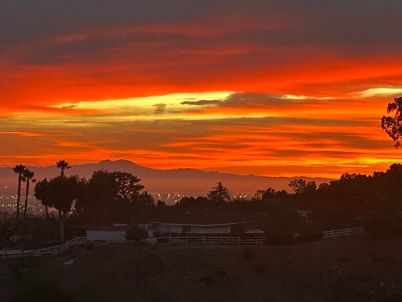 Sunrise - 27078 Sunnyridge Rd
