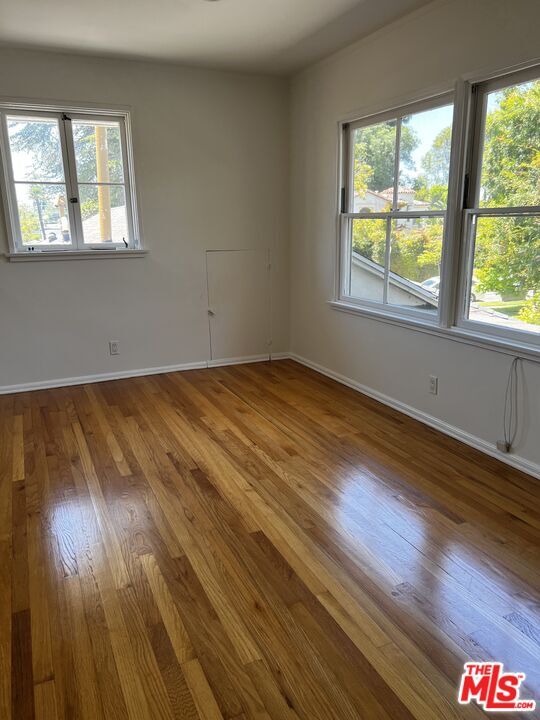 Building Photo - 130 S Bowling Green Way