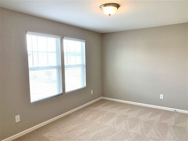 Building Photo - Newer Home in Reedy Fork, SS Appliance, Gr...