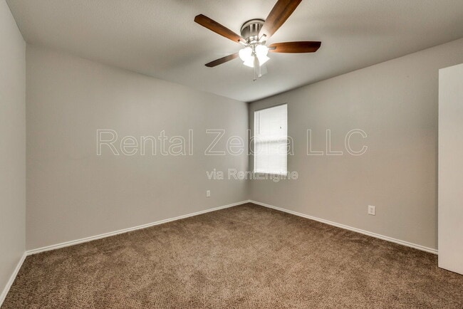 Building Photo - 2909 Goldenrod Dr