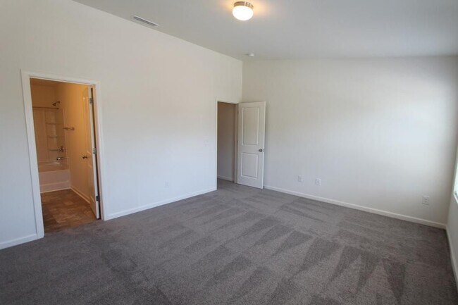 Building Photo - 128 Grant Farm Dr