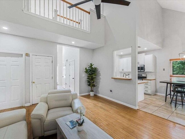 Building Photo - 3042 Oak Vista Way SW