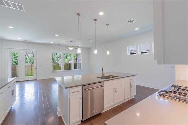 Building Photo - 1617 Woodwind Ln