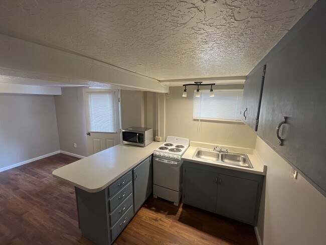 Building Photo - 96 N 1050 W
