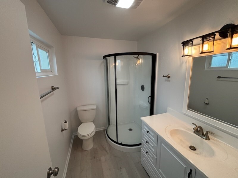 Building Photo - 216 40th St