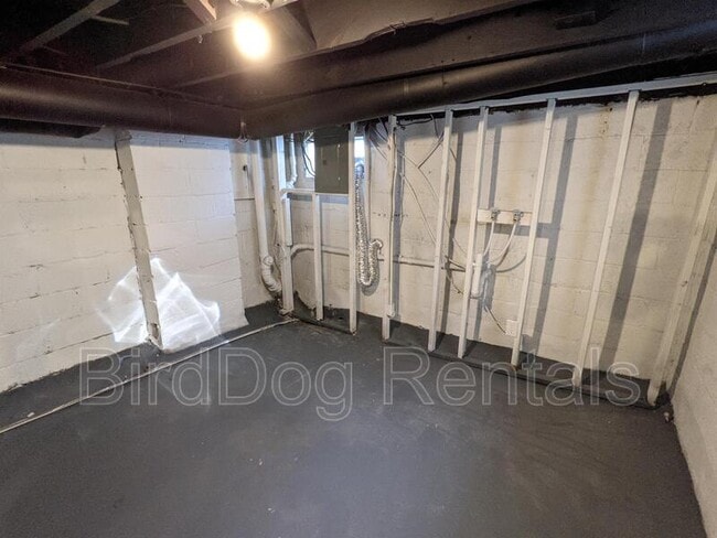 Building Photo - 2735 Sutton Ave