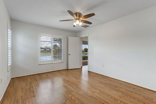 Building Photo - ** LAKEWOOD ** 3 BED / 2 BATH / GARAGE - SINGLE FAMILY HOME - GREAT LOCATION! - PET OK - ANNUAL R...