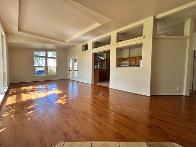 Building Photo - Large Single Family Home in Country with Office