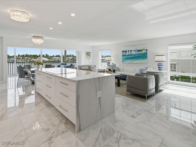 Building Photo - 2750 Gulf Shore Blvd N