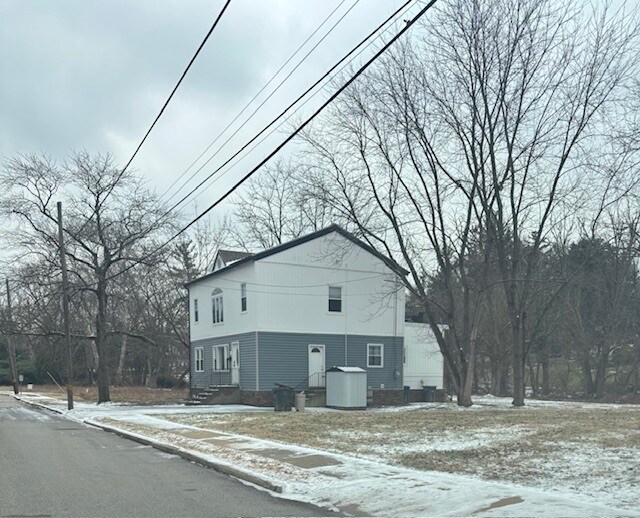 Exterior - 2972 Madison Ave