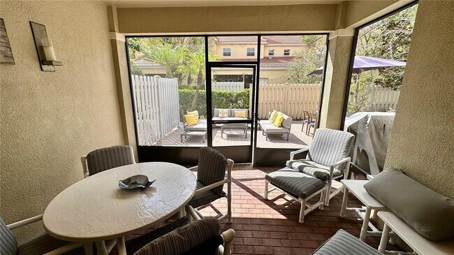 Building Photo - 6826 Sorrento St