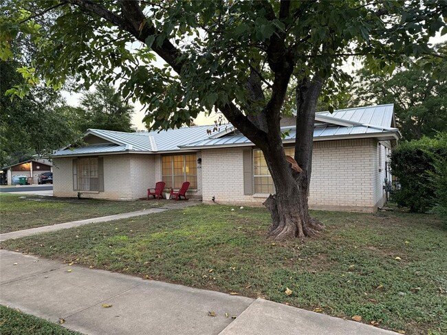 Building Photo - 5401 Salem Hill Dr