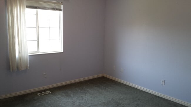 Building Photo - Beautiful North Ogden Town home for Rent