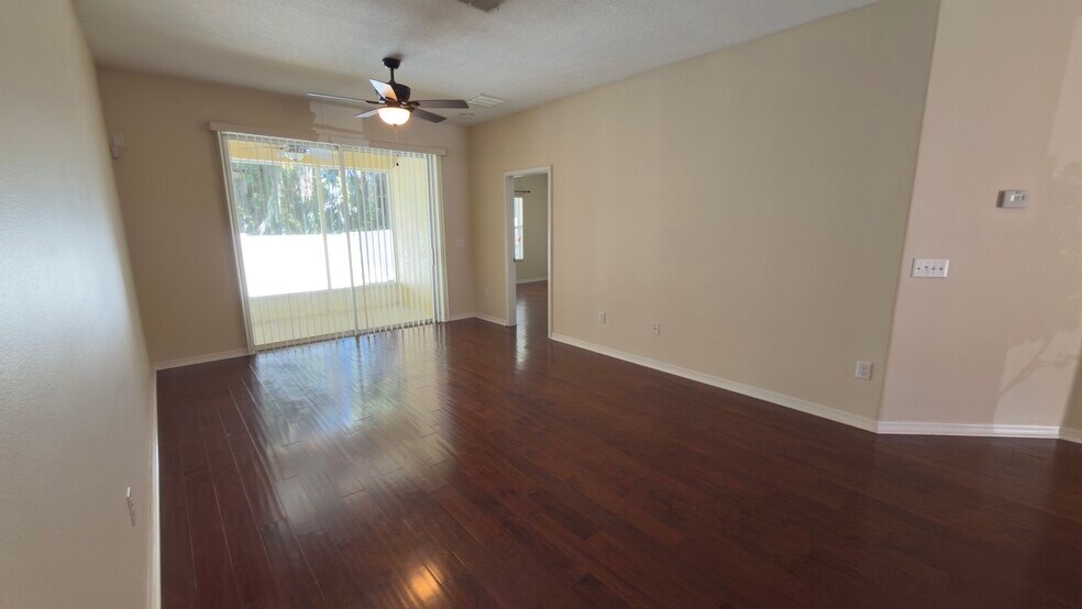 Building Photo - 4008 Shade Tree Ln