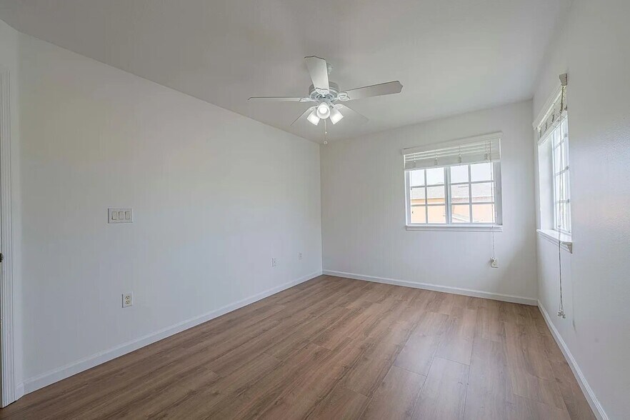 Building Photo - 3701 Titanic Cir